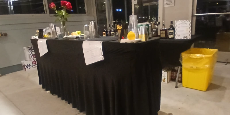 encore-black-table
